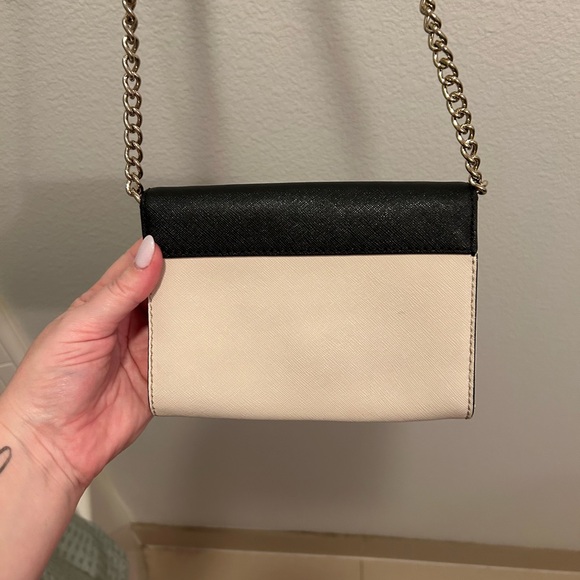 Kate spade clutch with strap - Picture 2 of 4
